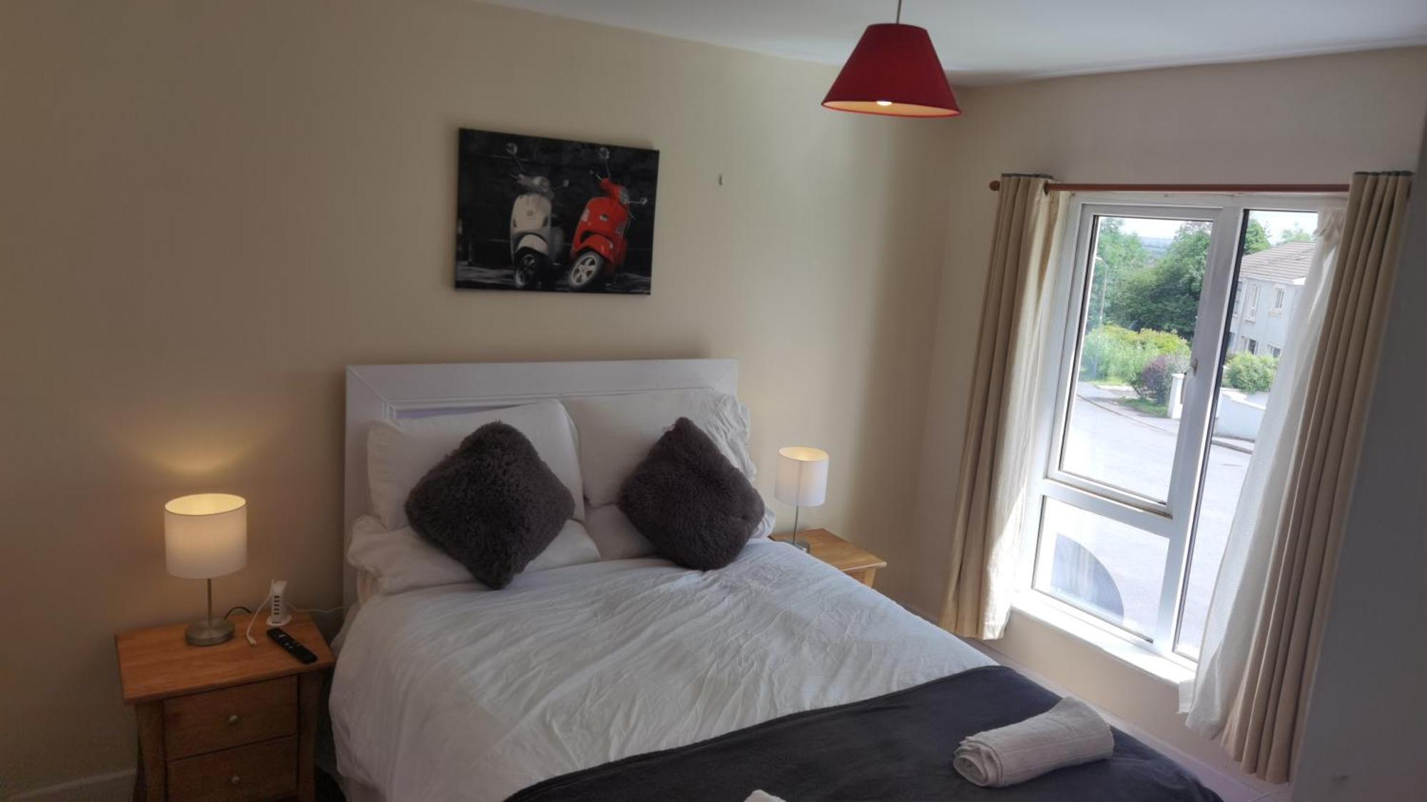 Travelmore Letterkenny Rum bild